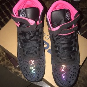 Hi Top rainbow/ black Reebok classics